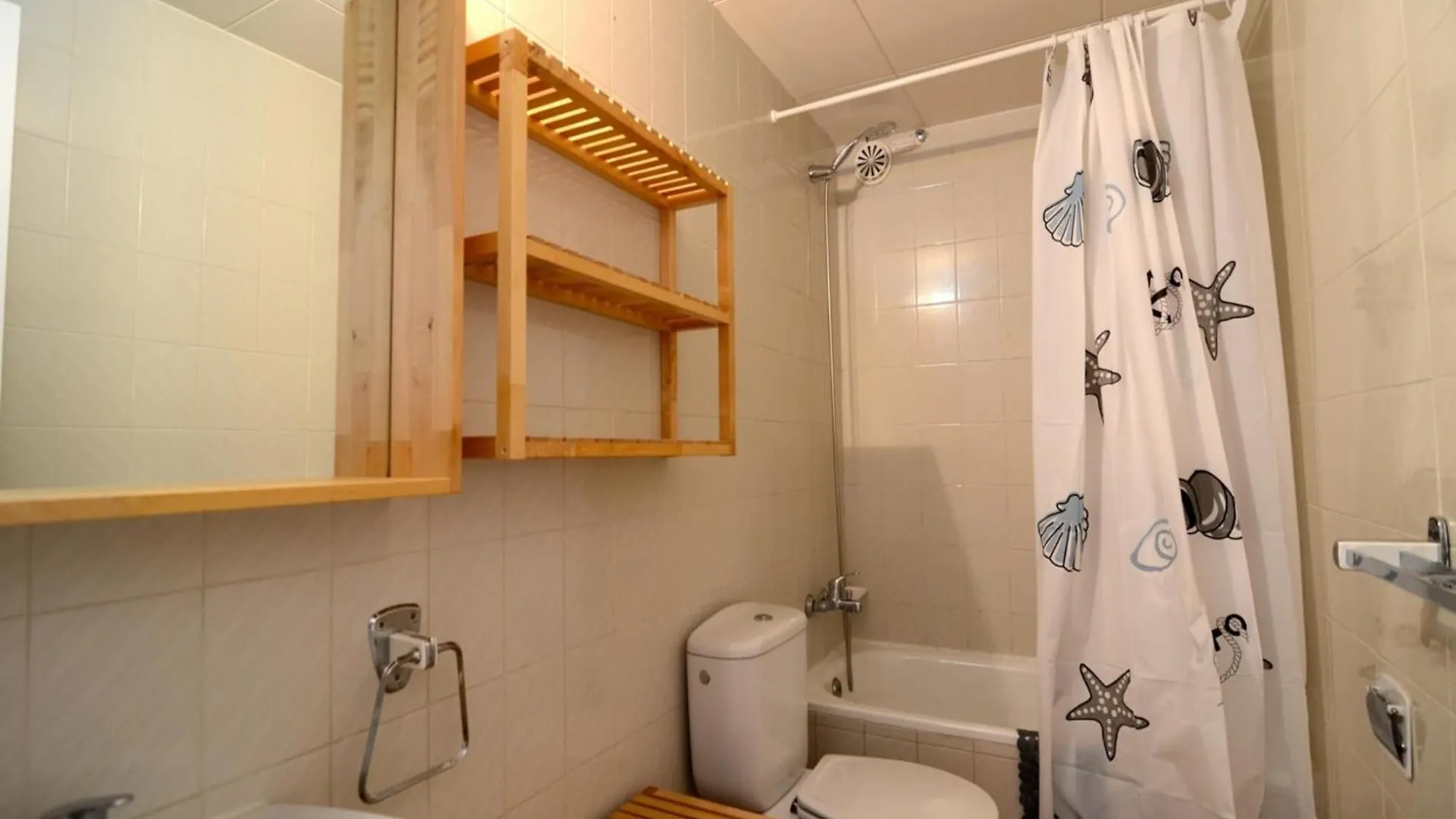 Apartamento Jamaica L' Escala 0*,